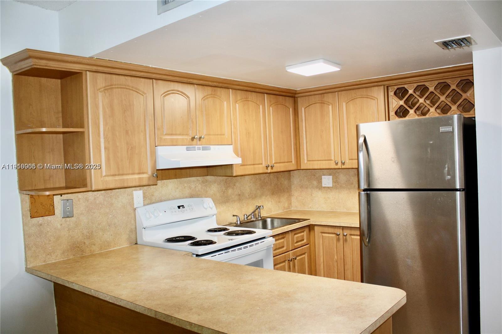 2079 W 54th Ter #29 Hialeah, FL 33016