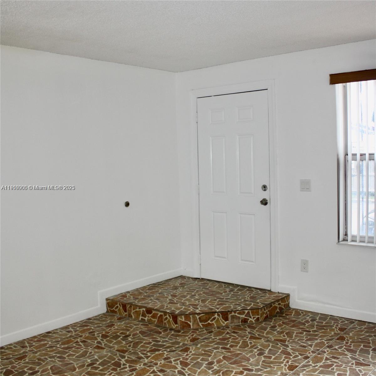 2079 W 54th Ter #29 Hialeah, FL 33016