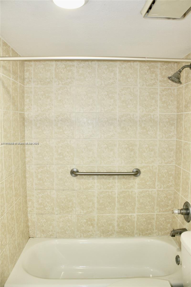 2079 W 54th Ter #29 Hialeah, FL 33016