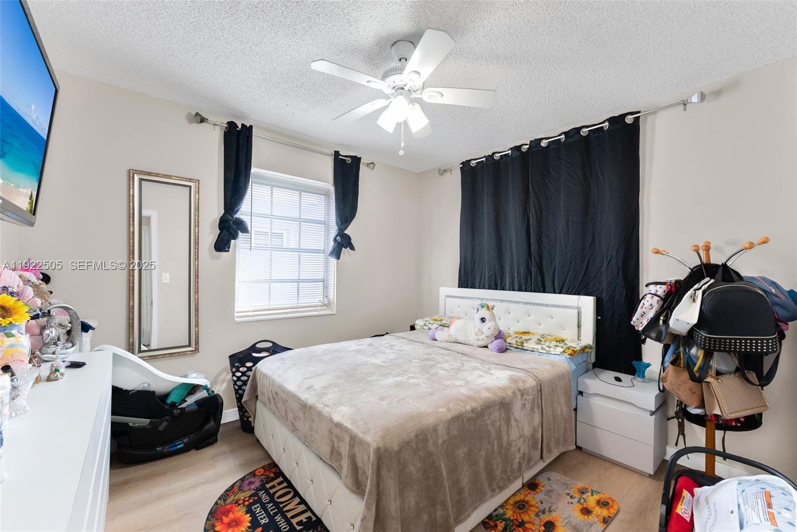 166 E 15th St Hialeah, FL 33010