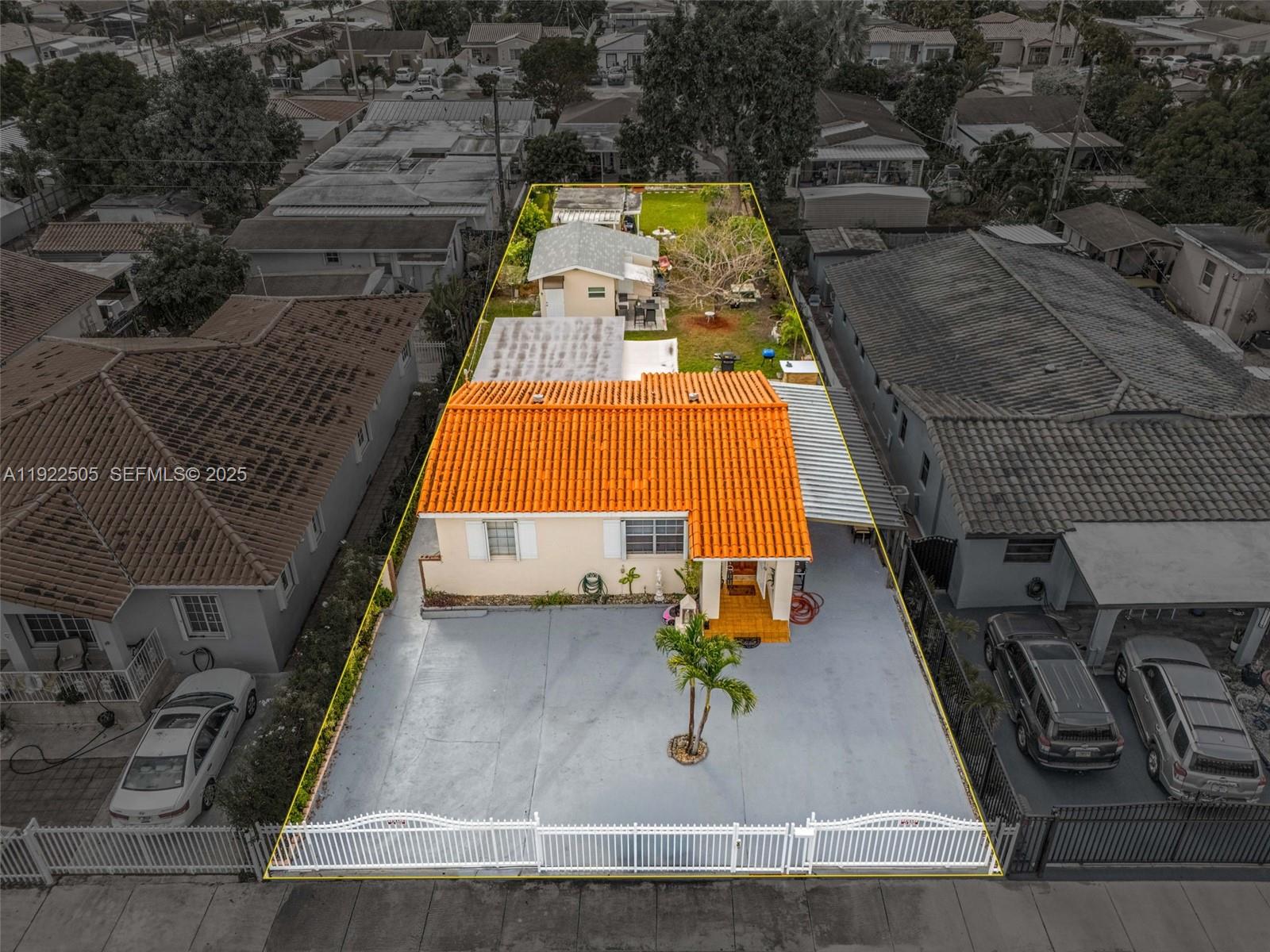 166 E 15th St Hialeah, FL 33010