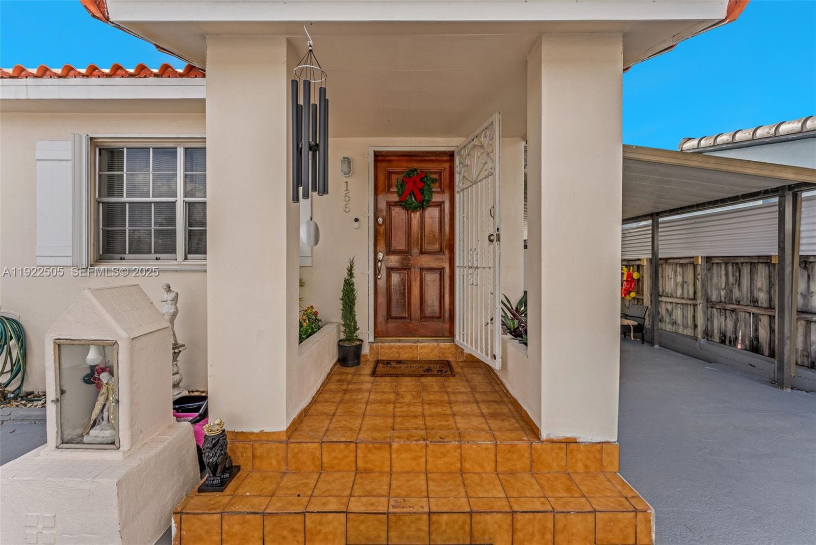 166 E 15th St Hialeah, FL 33010