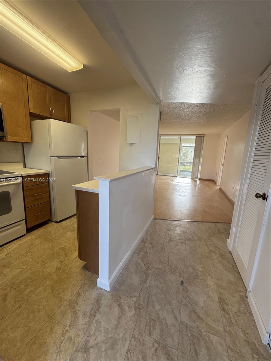 8435 Sunrise Lks Blv #104