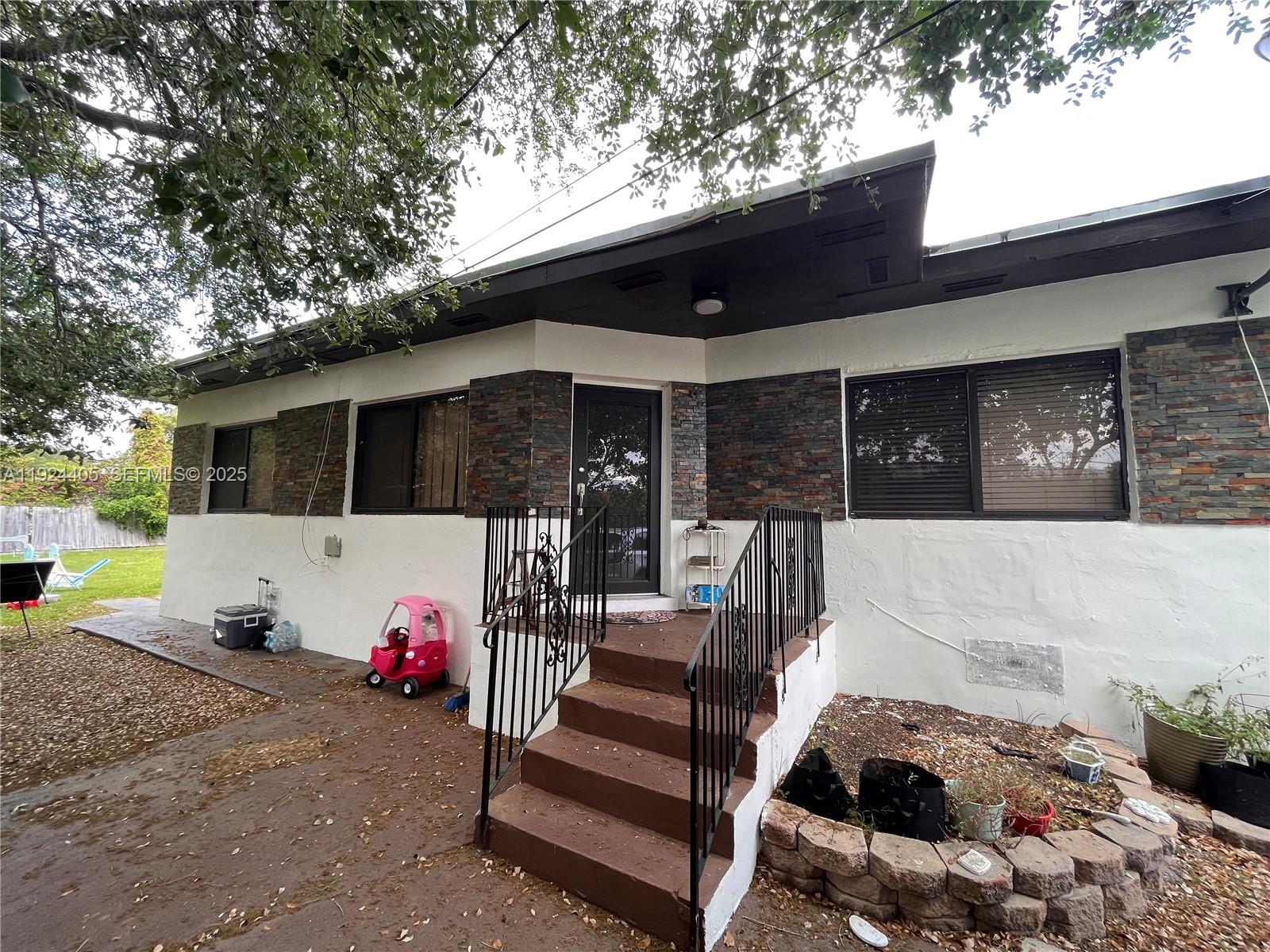 55 NW 44th St Miami, FL 33127