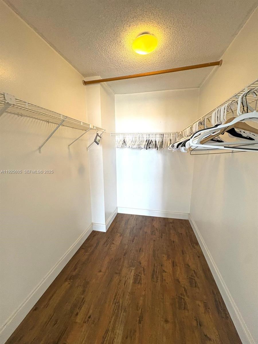 1000 Parkview Dr #605 Hallandale Beach, FL 33009