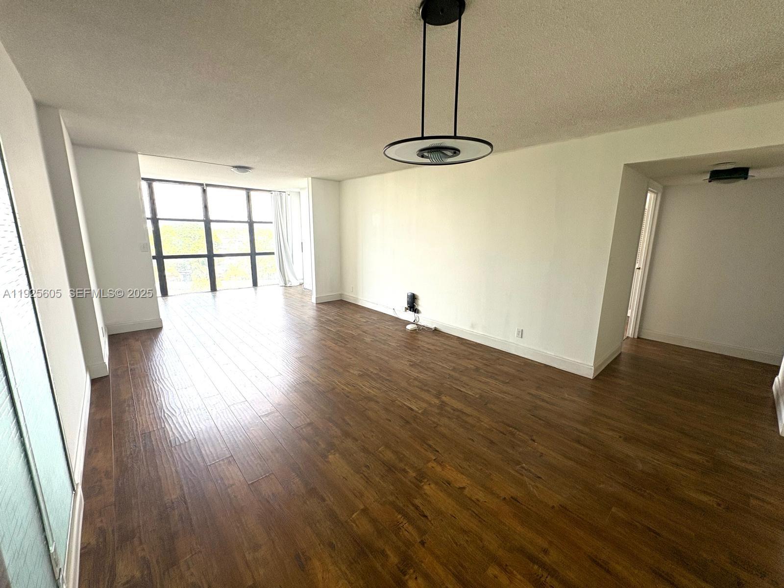 1000 Parkview Dr #605 Hallandale Beach, FL 33009