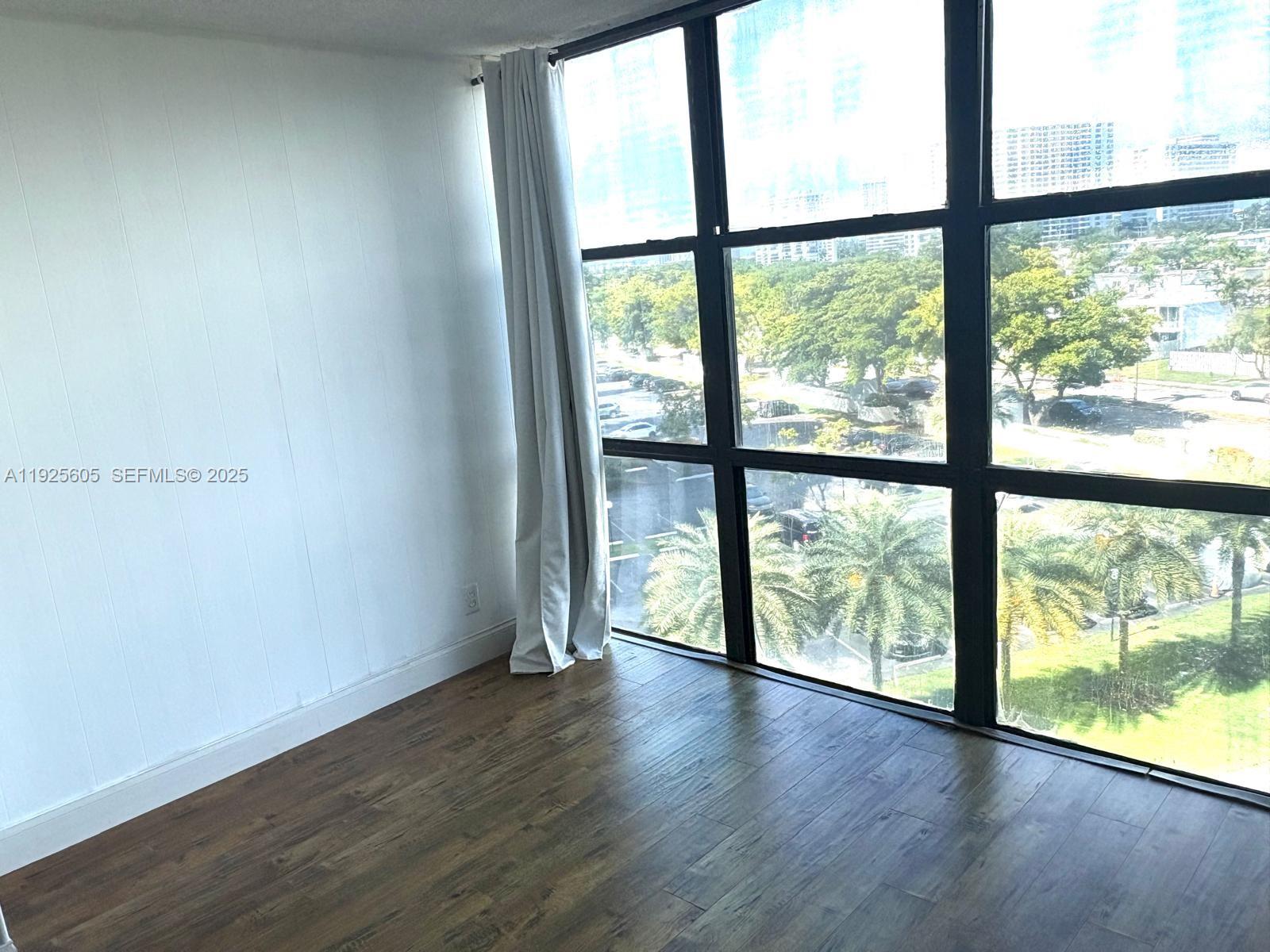 1000 Parkview Dr #605 Hallandale Beach, FL 33009