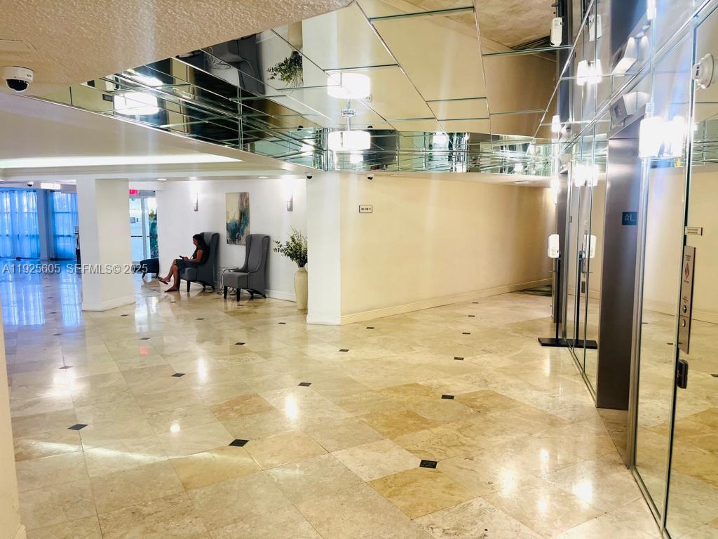 1000 Parkview Dr #605 Hallandale Beach, FL 33009