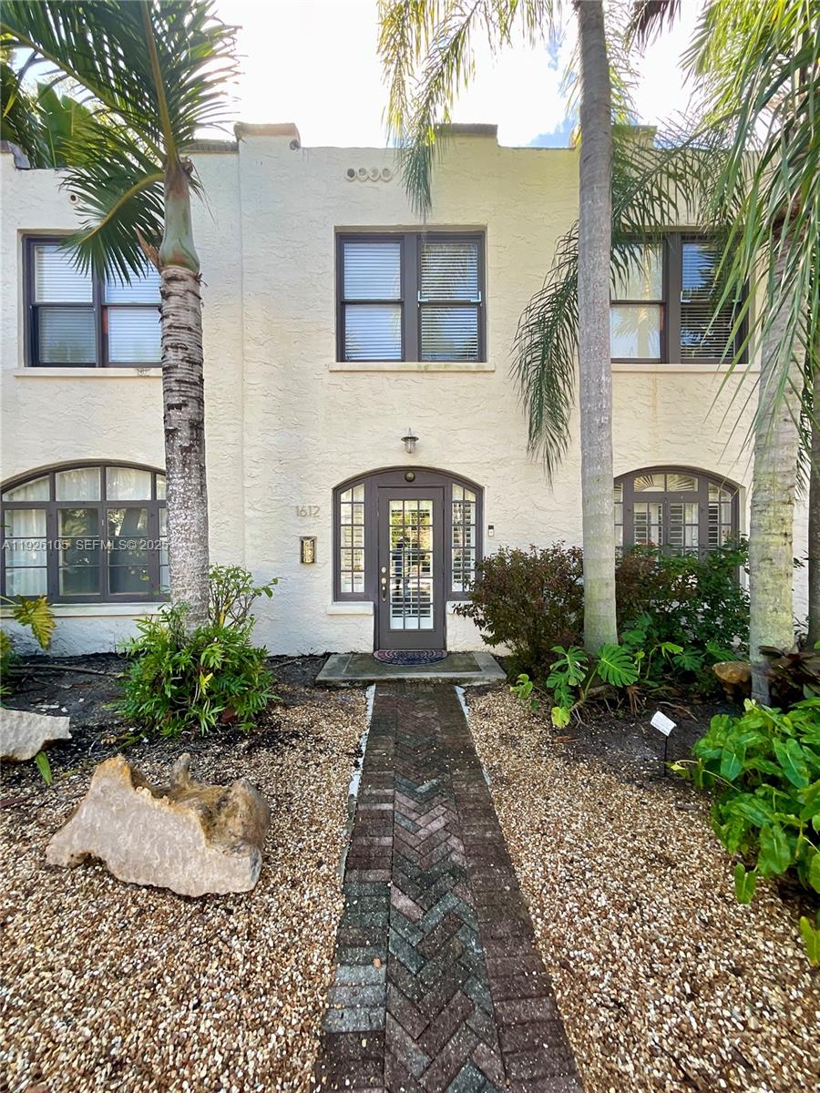 1612 NE 2nd Ct #1612