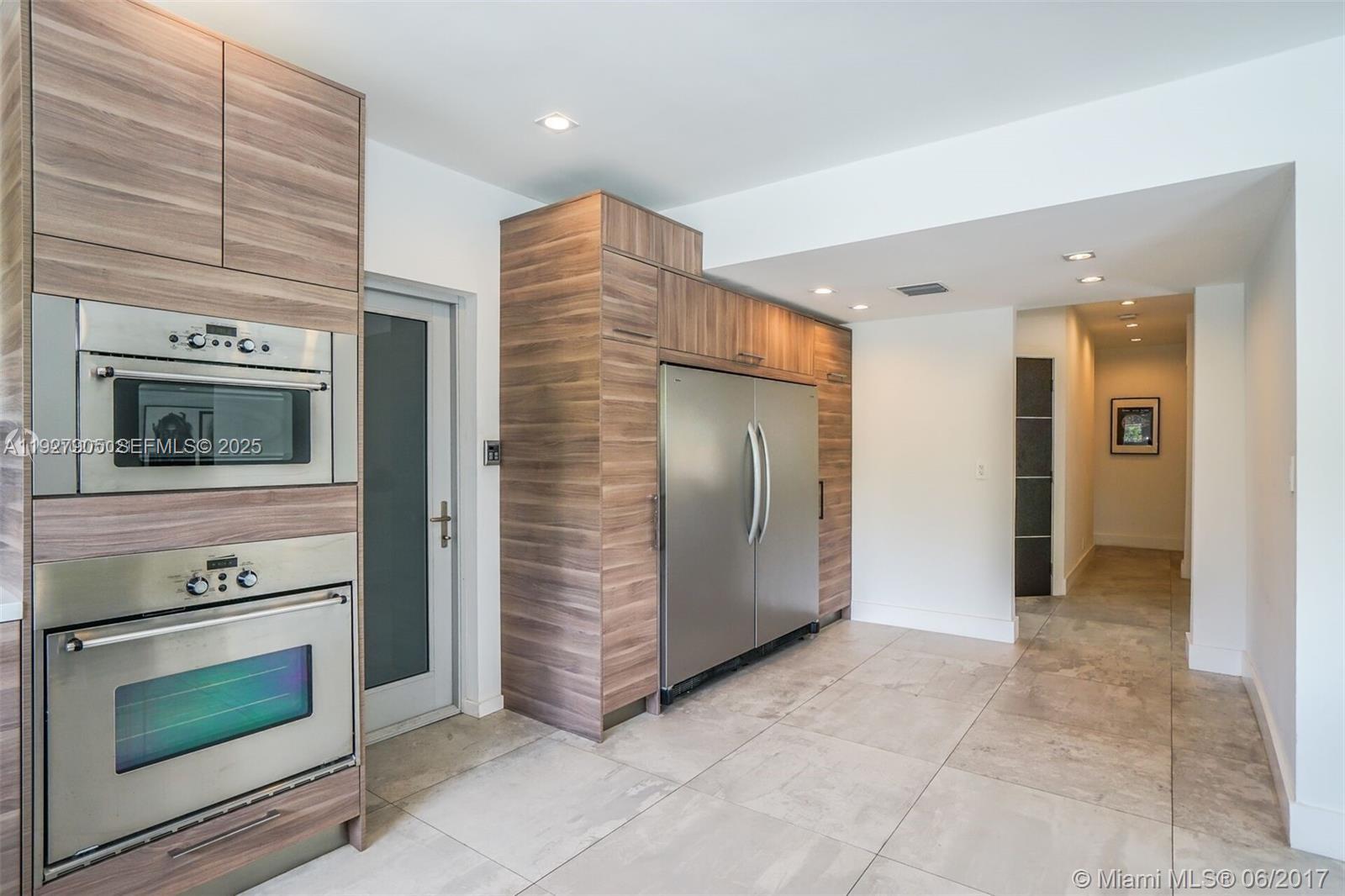 1001 Fairway Dr Miami Beach, FL 33141