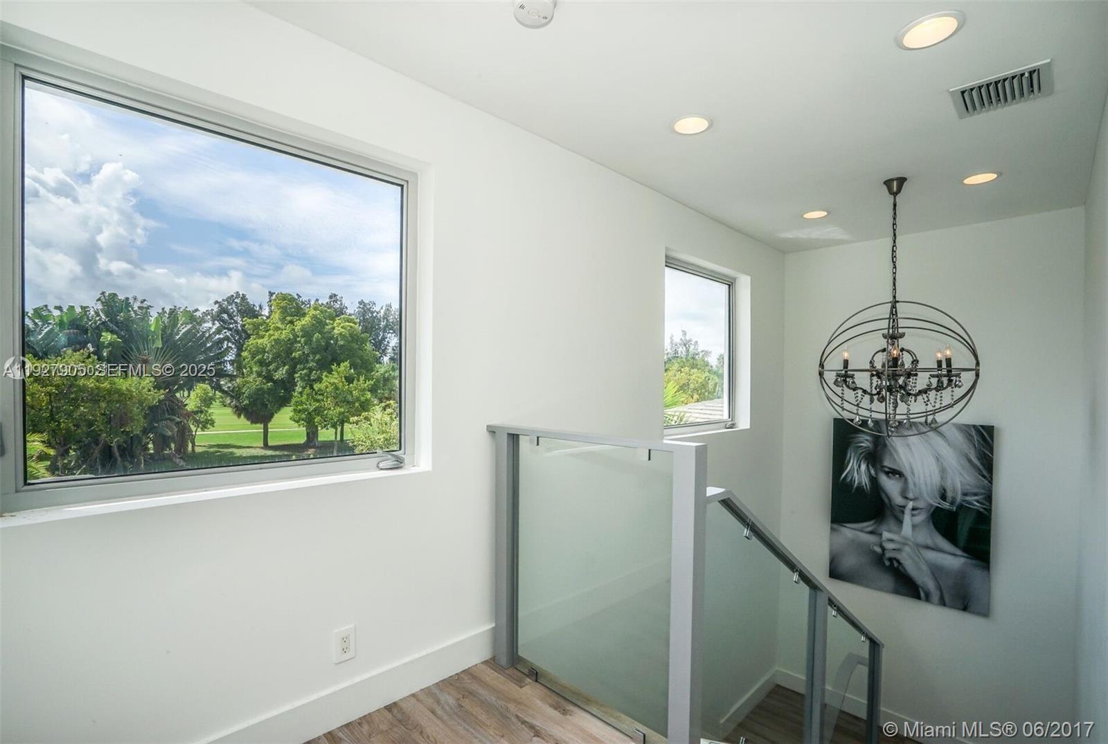 1001 Fairway Dr Miami Beach, FL 33141