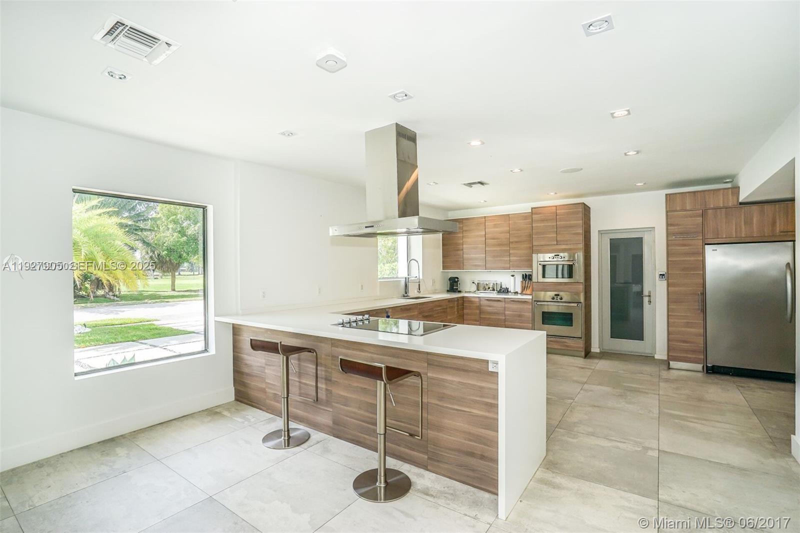 1001 Fairway Dr Miami Beach, FL 33141