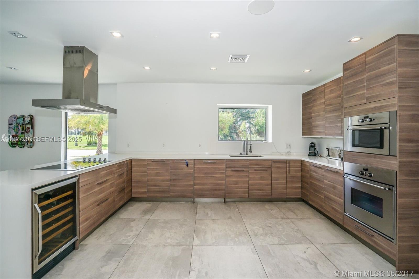 1001 Fairway Dr Miami Beach, FL 33141