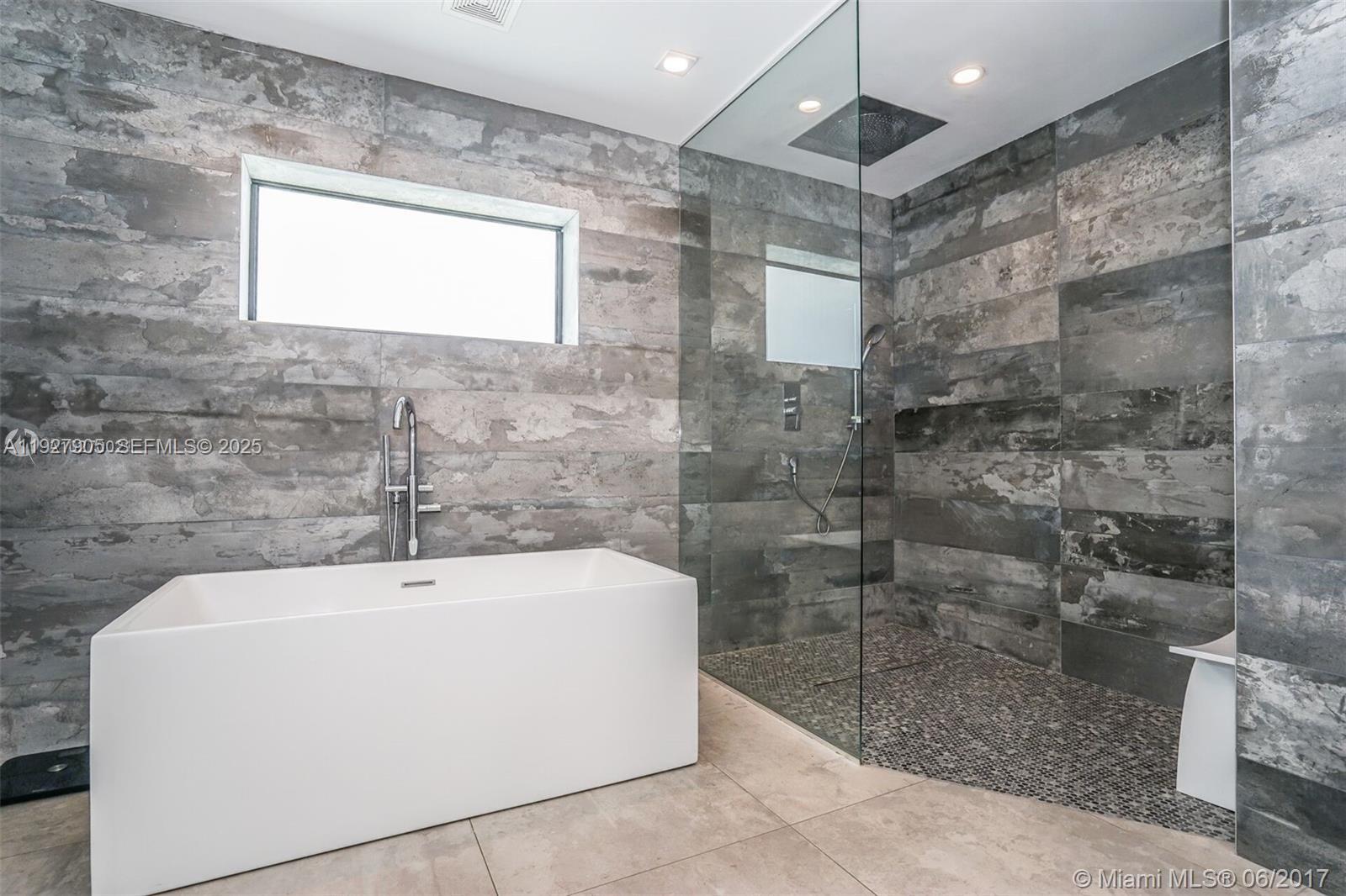 1001 Fairway Dr Miami Beach, FL 33141