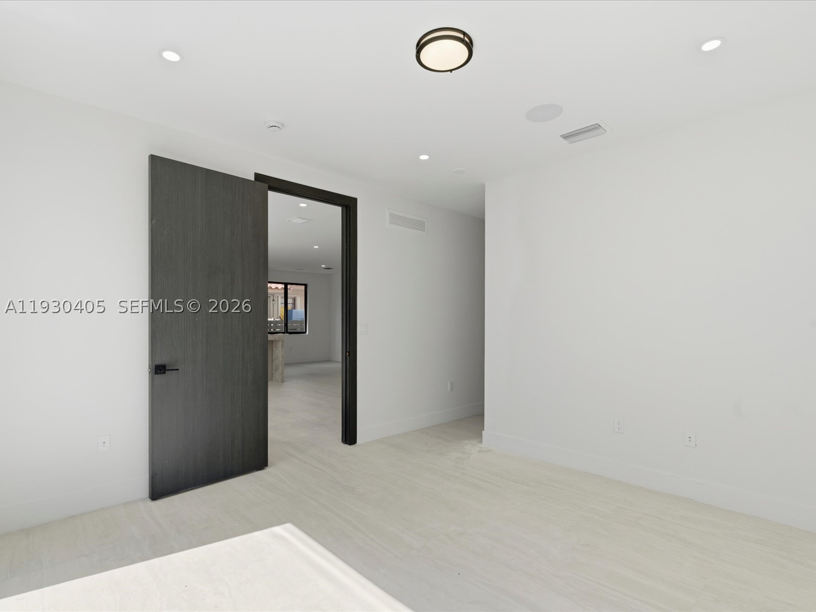 2484 SW 18th St Miami, FL 33145
