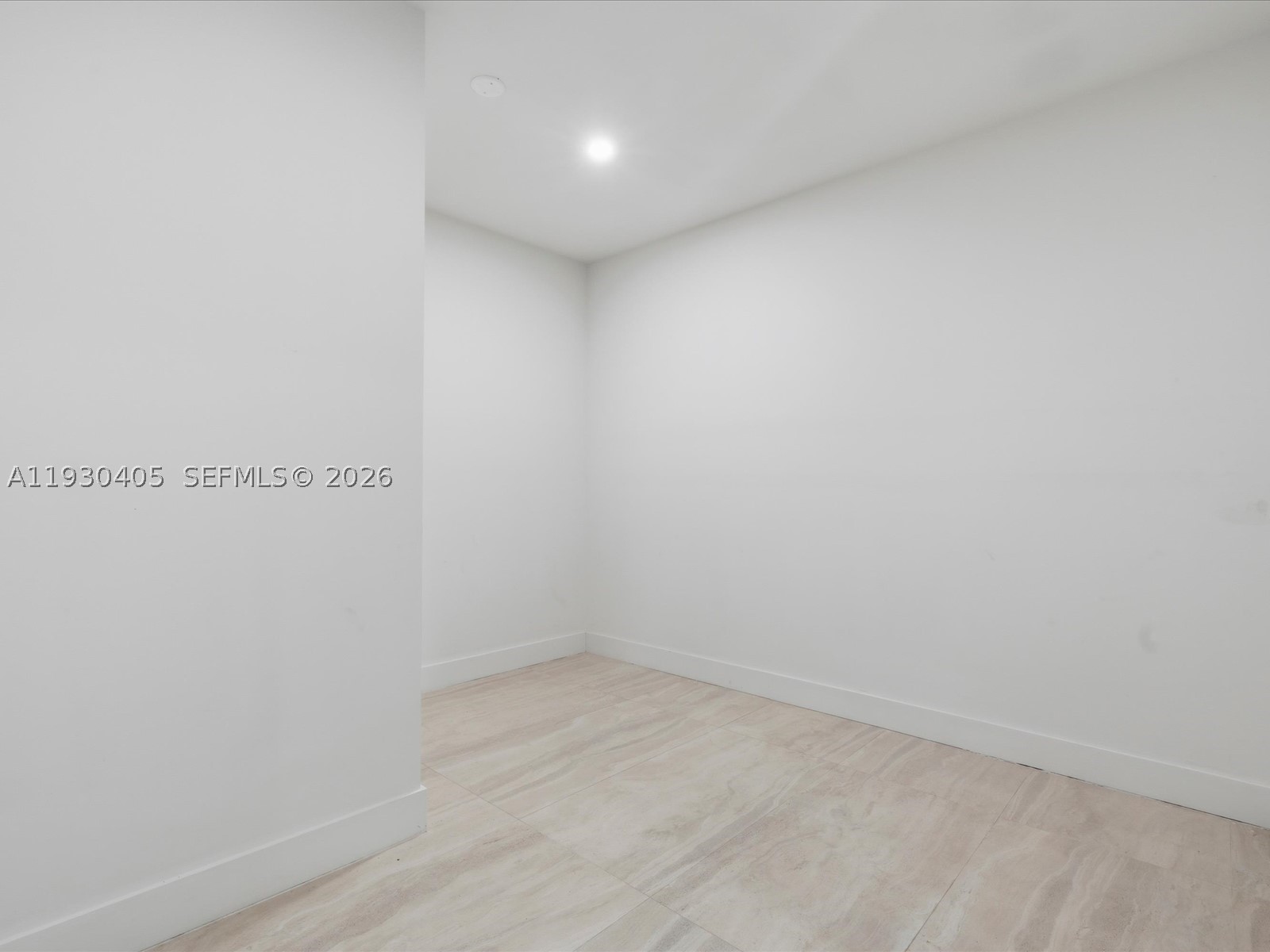 2484 SW 18th St Miami, FL 33145