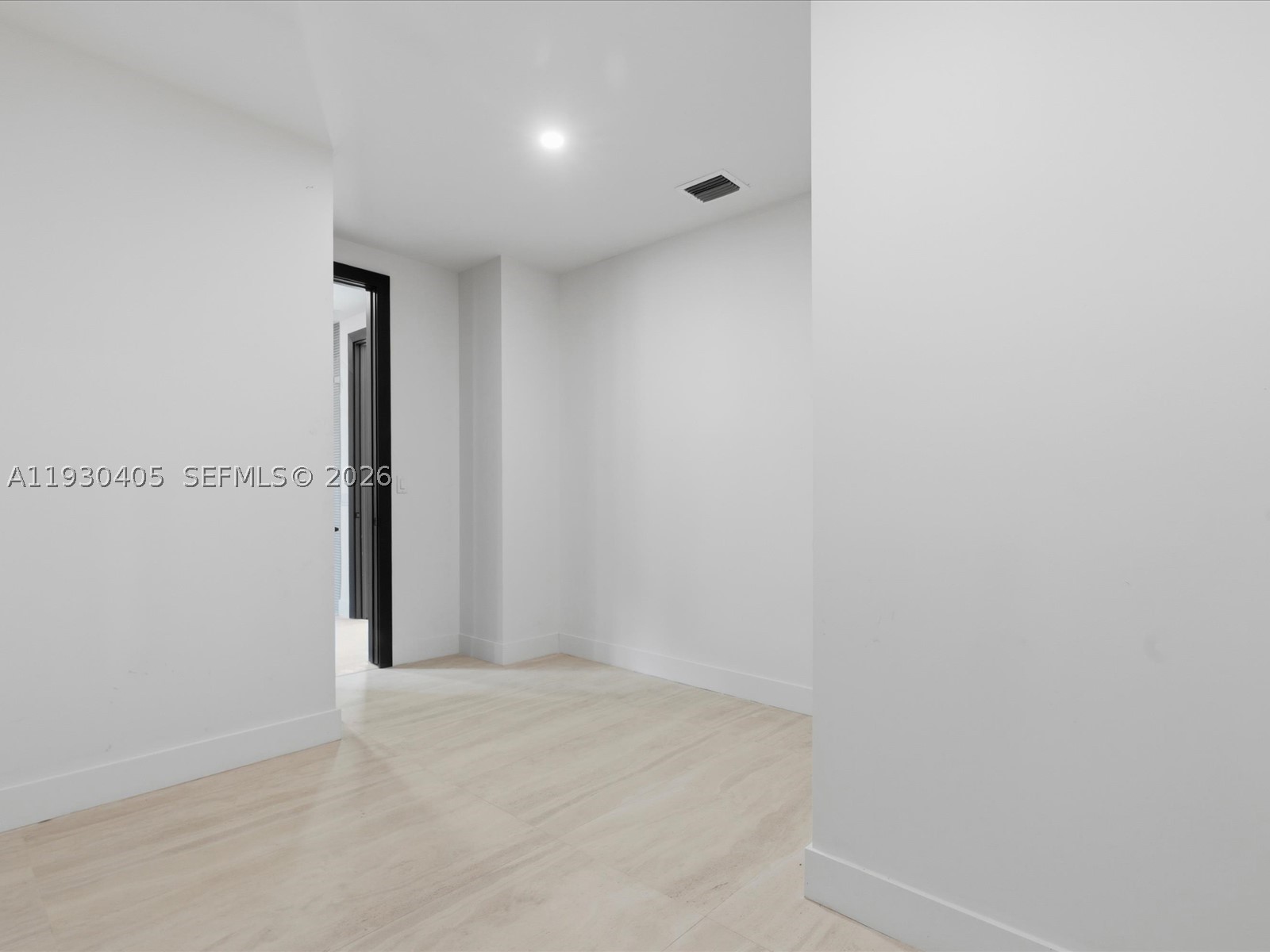 2484 SW 18th St Miami, FL 33145