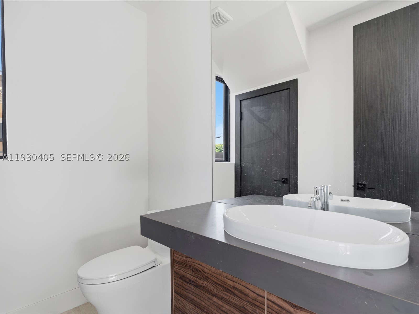2484 SW 18th St Miami, FL 33145