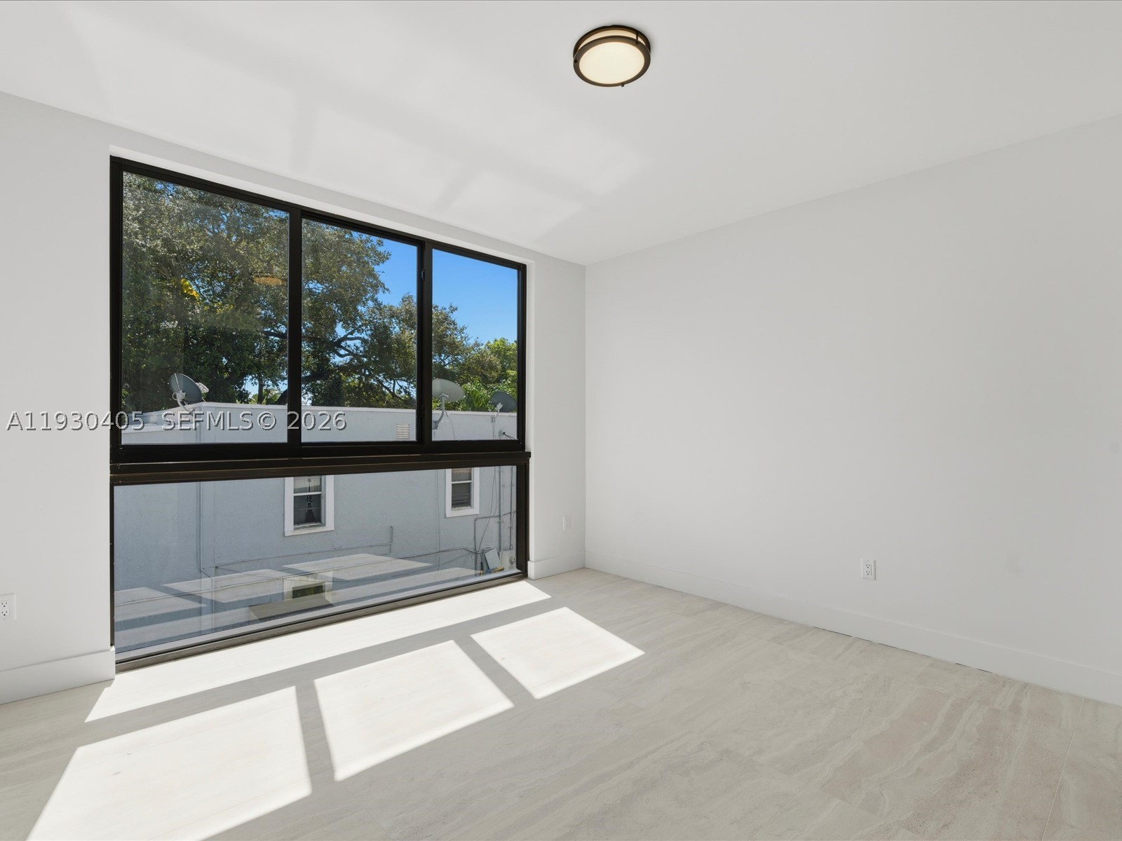2484 SW 18th St Miami, FL 33145