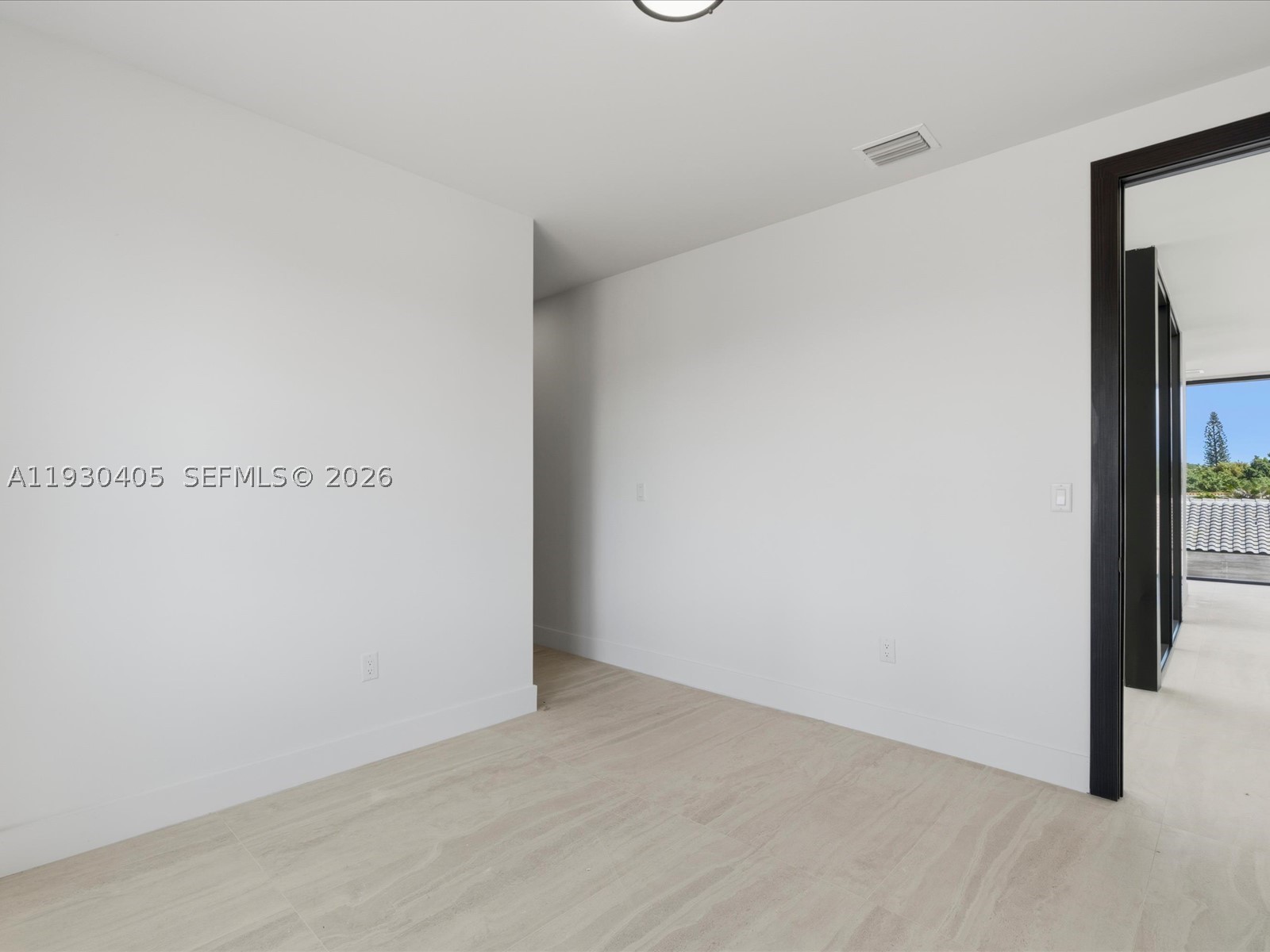 2484 SW 18th St Miami, FL 33145