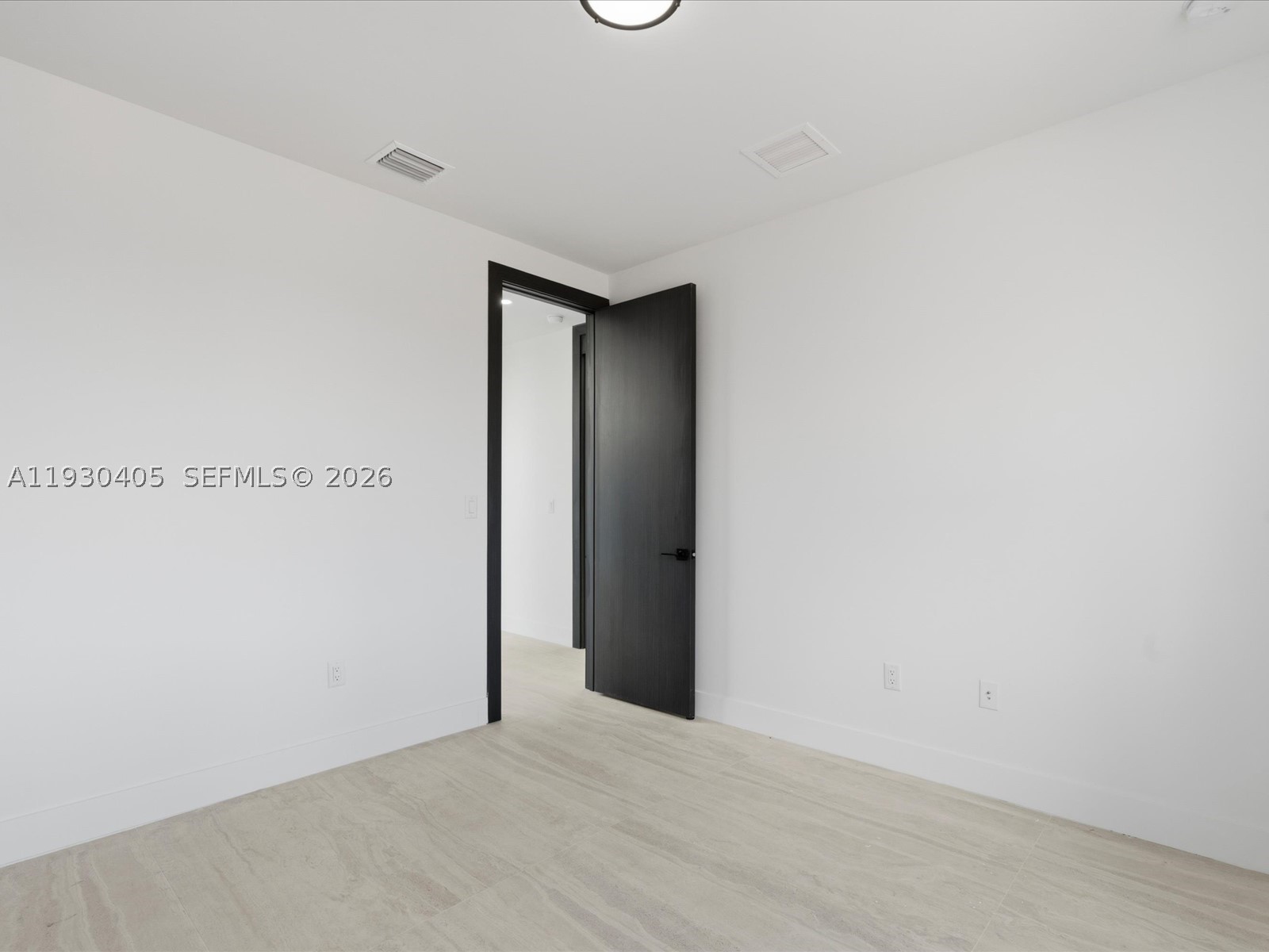 2484 SW 18th St Miami, FL 33145