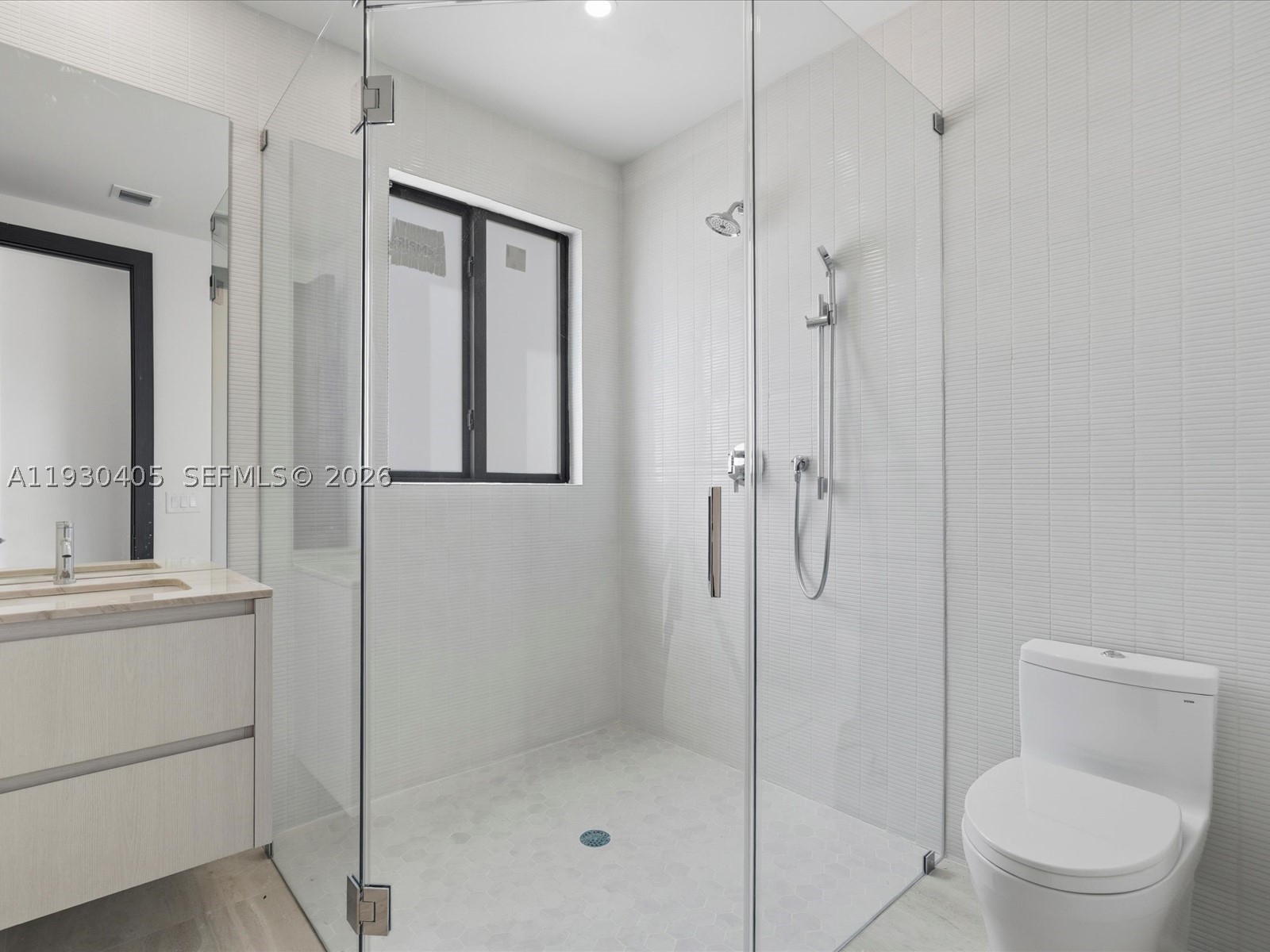2484 SW 18th St Miami, FL 33145