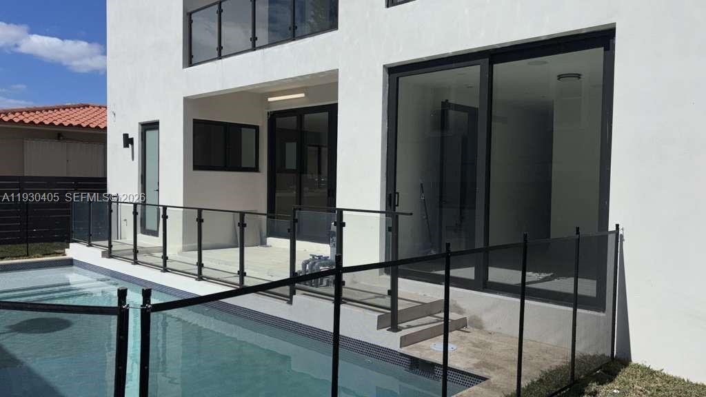 2484 SW 18th St Miami, FL 33145