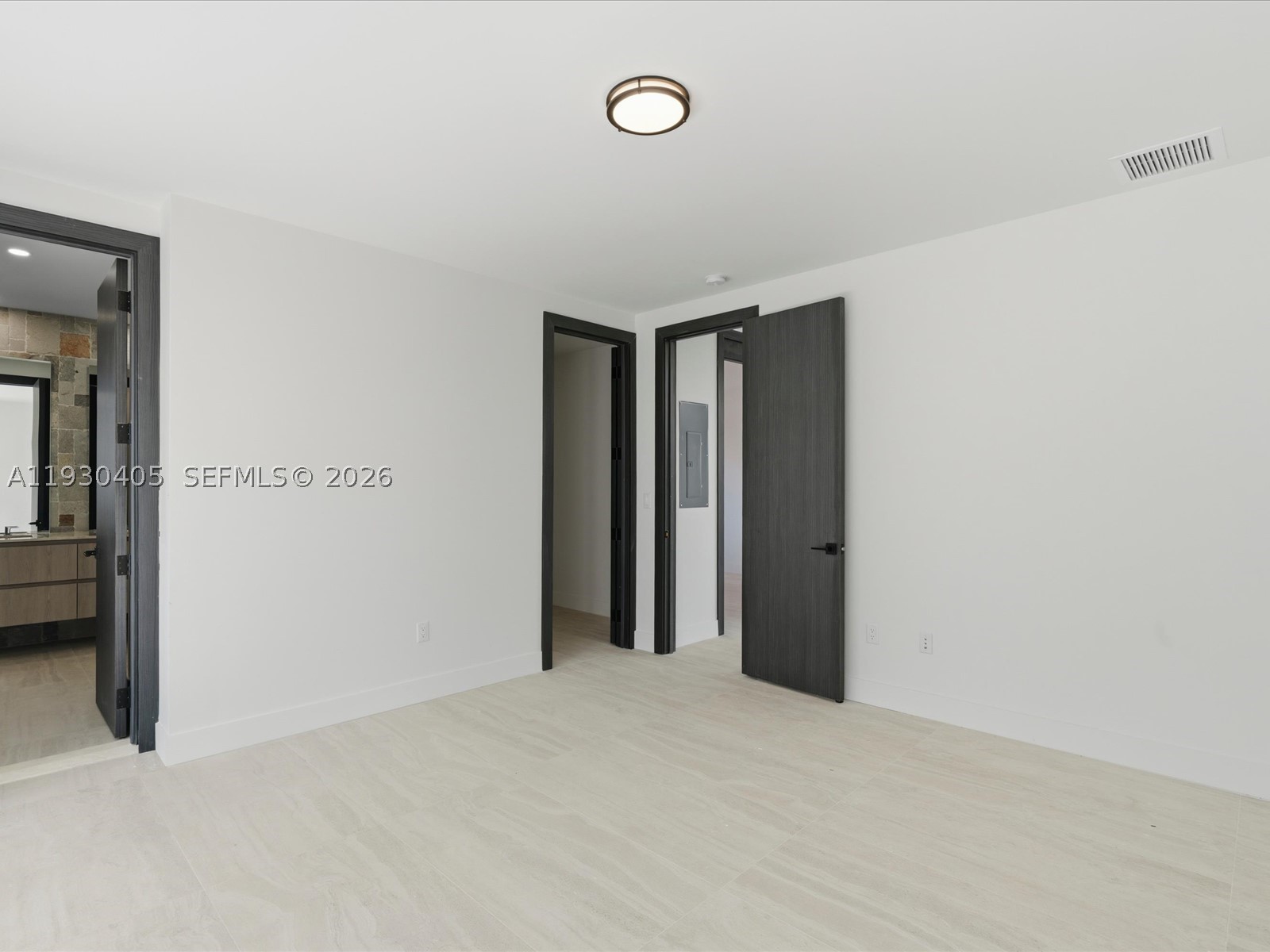 2484 SW 18th St Miami, FL 33145