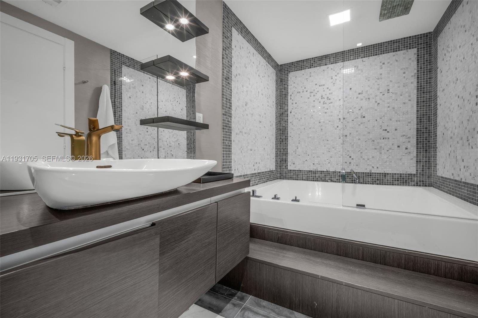 image Epic West Condo21