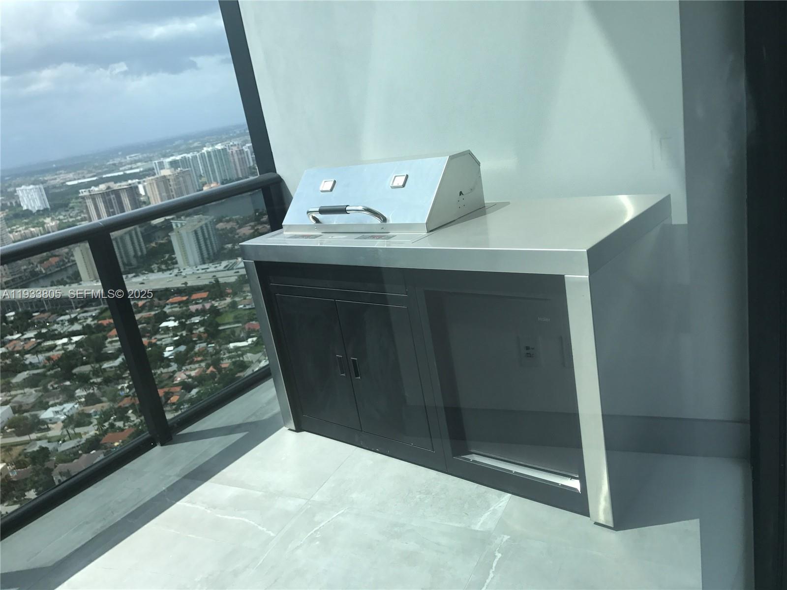 18555 Collins Ave #4604 Miami Beach, FL 33160