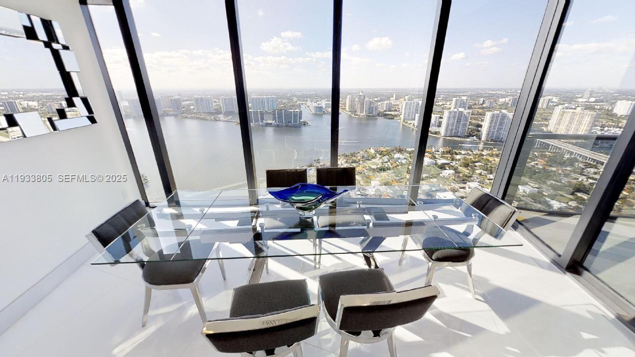 18555 Collins Ave #4604 Miami Beach, FL 33160