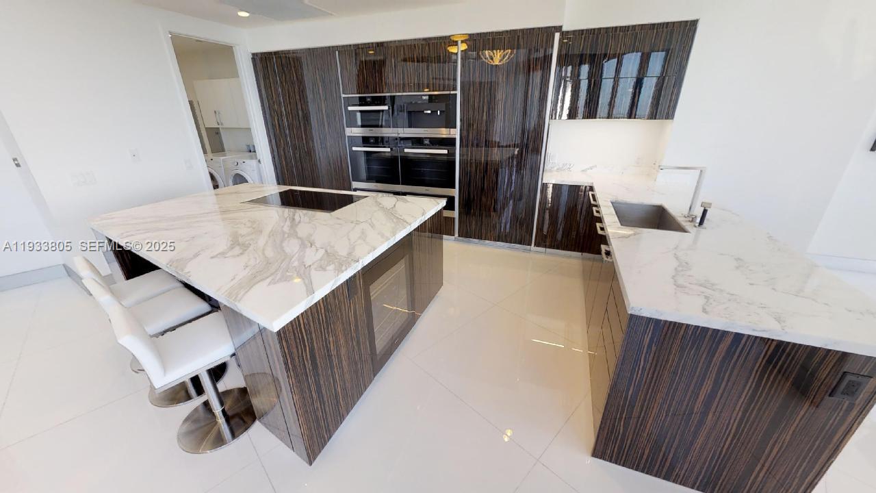 18555 Collins Ave #4604 Miami Beach, FL 33160