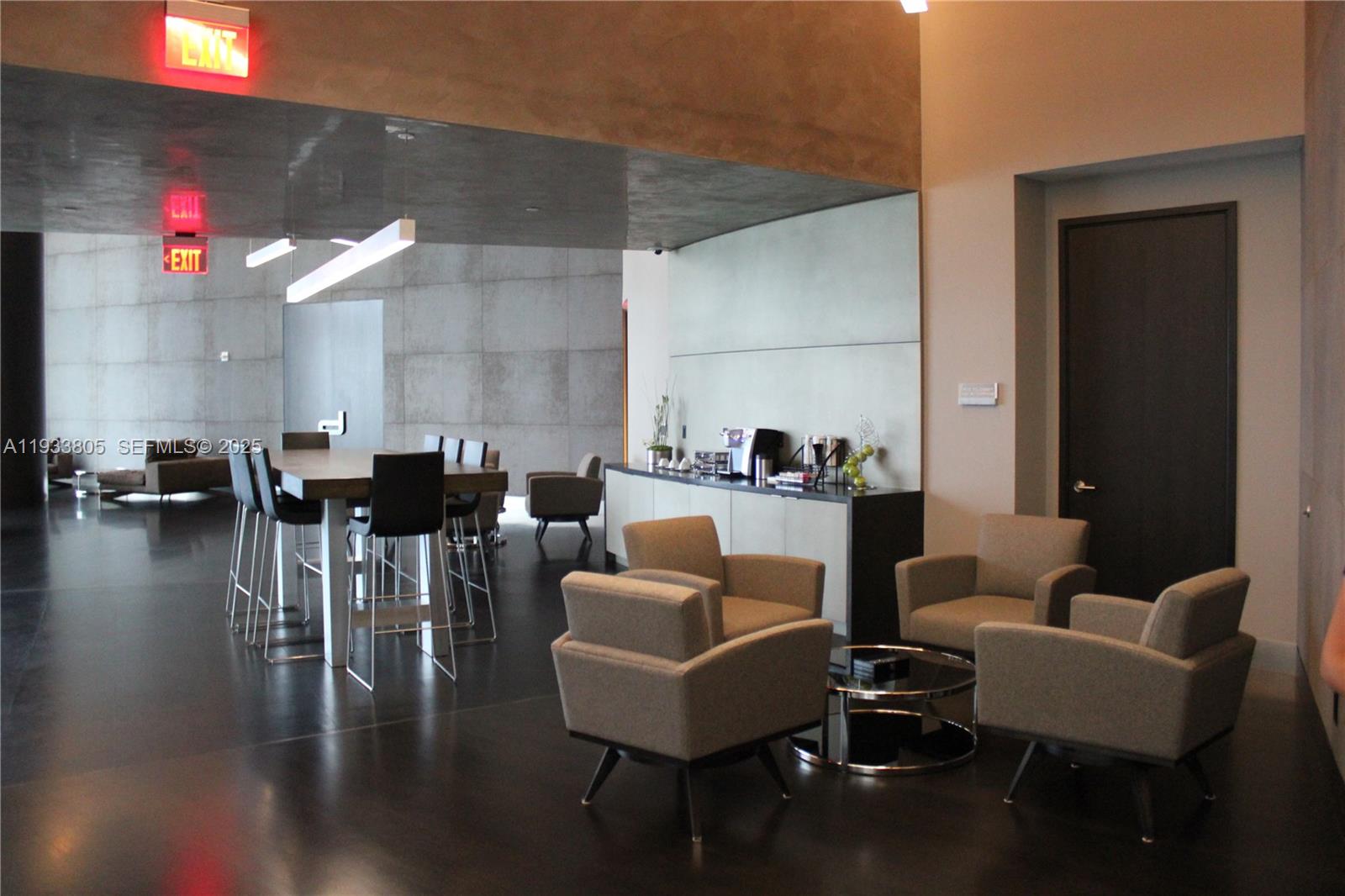 18555 Collins Ave #4604 Miami Beach, FL 33160