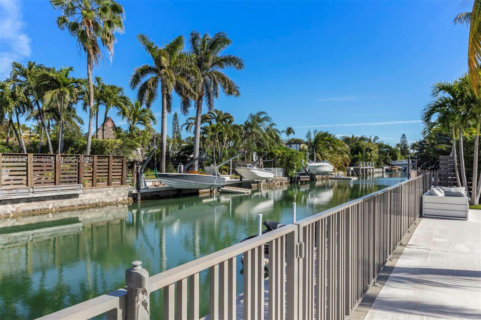 1661 Daytonia Rd Miami Beach, FL 33141