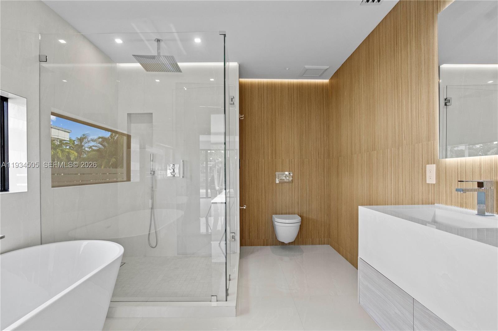 1661 Daytonia Rd Miami Beach, FL 33141