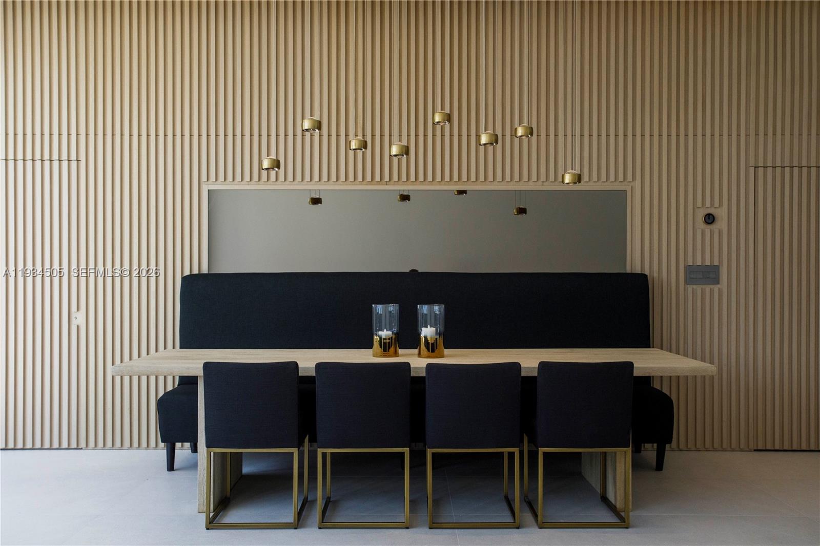 1661 Daytonia Rd Miami Beach, FL 33141