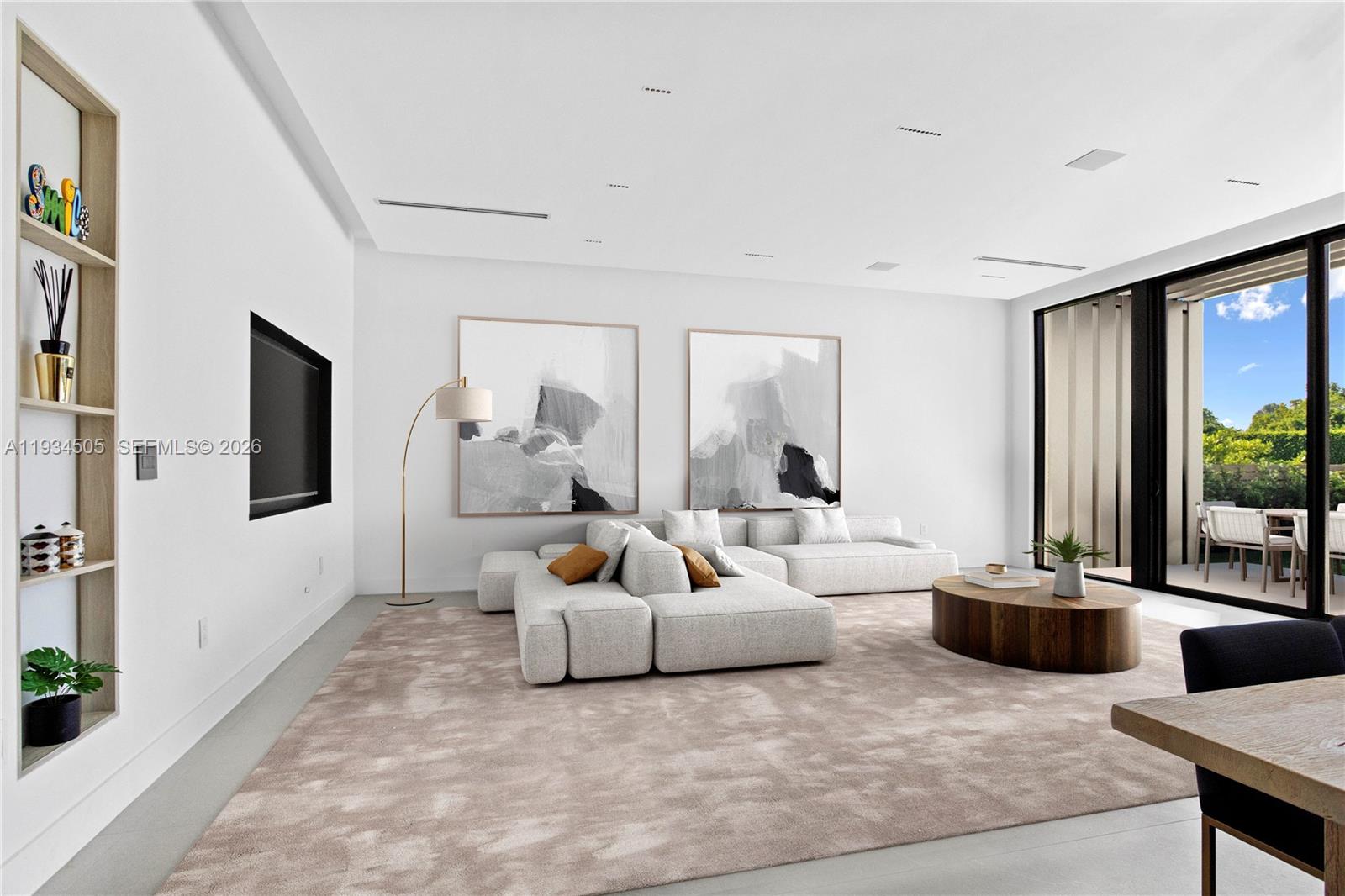 1661 Daytonia Rd Miami Beach, FL 33141