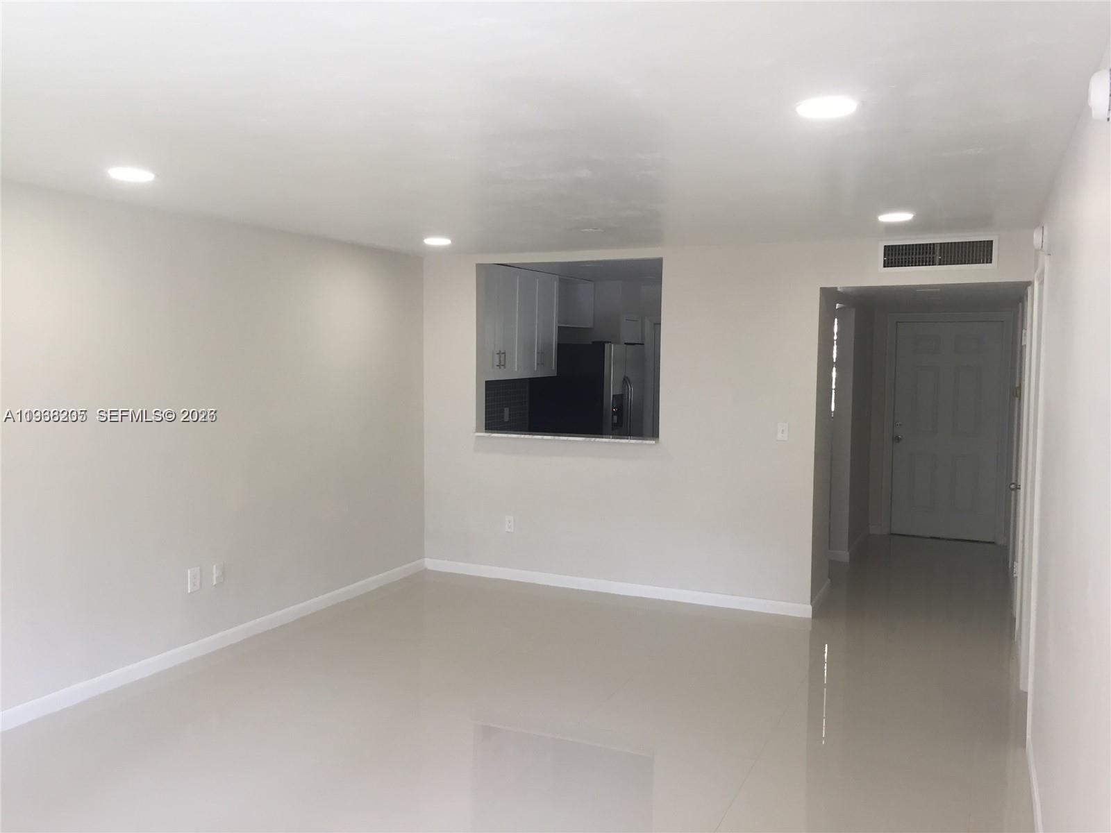 1550 NE 191st St #309