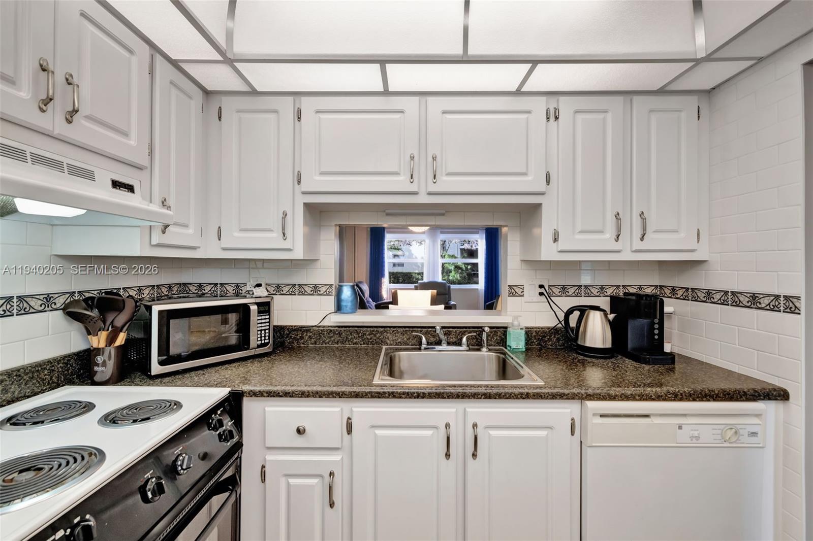 3431 NW 50th Ave #113 Lauderdale Lakes, FL 33319