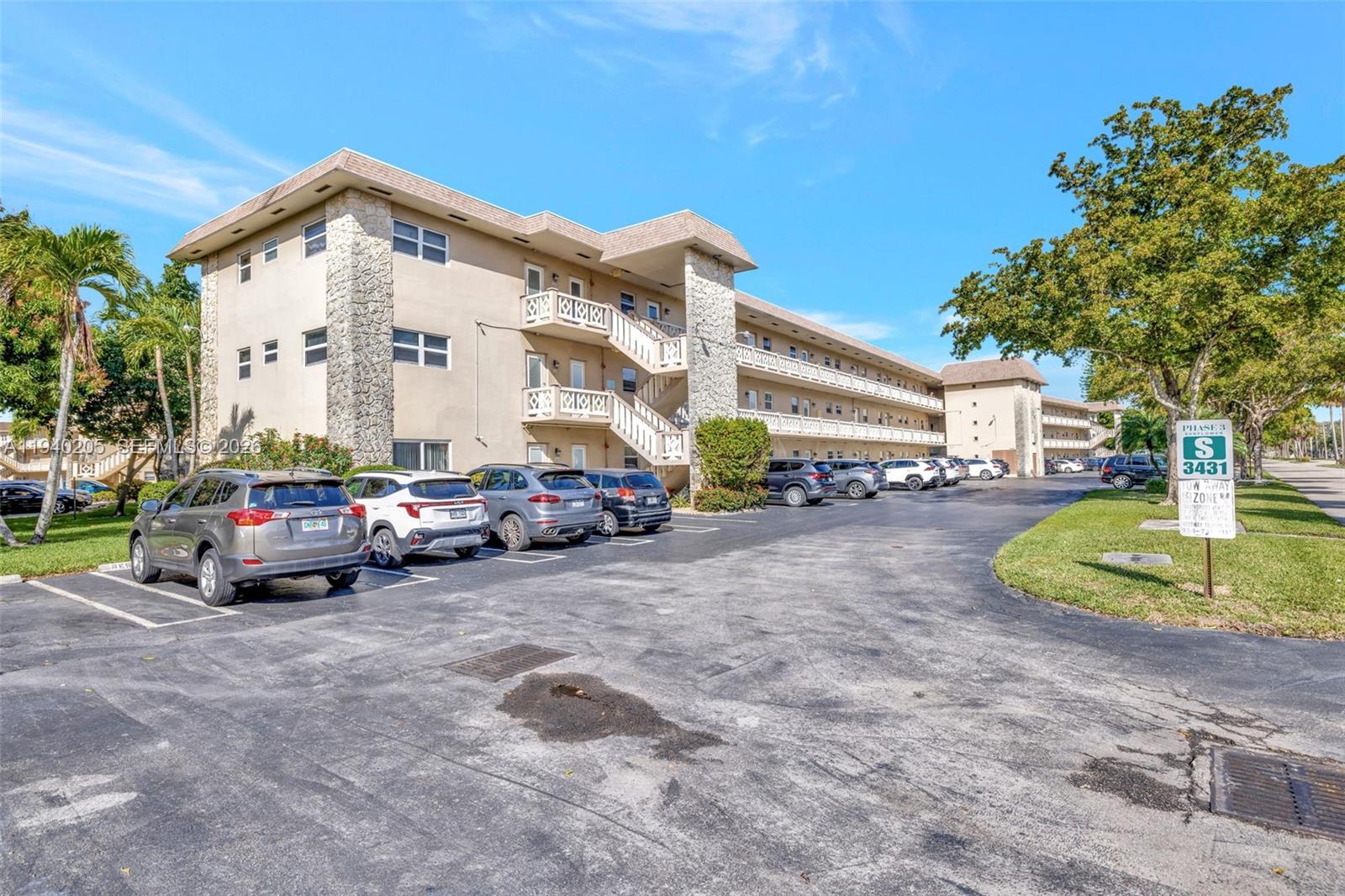 3431 NW 50th Ave #113 Lauderdale Lakes, FL 33319