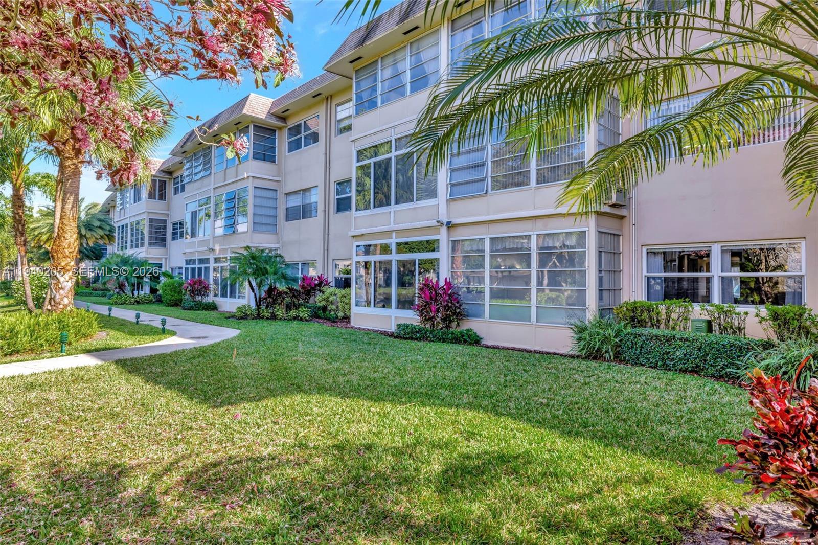 3431 NW 50th Ave #113 Lauderdale Lakes, FL 33319