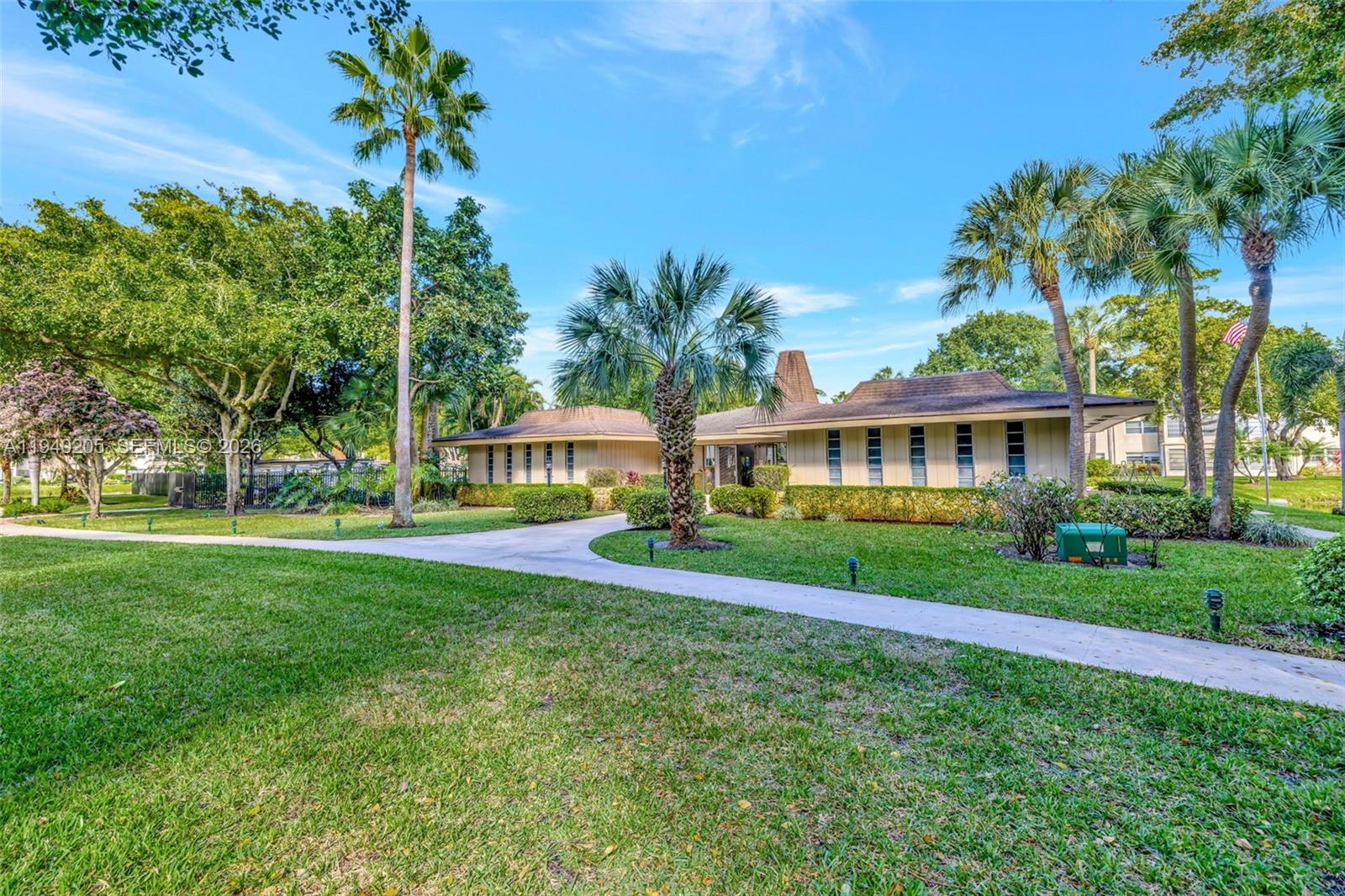 3431 NW 50th Ave #113 Lauderdale Lakes, FL 33319