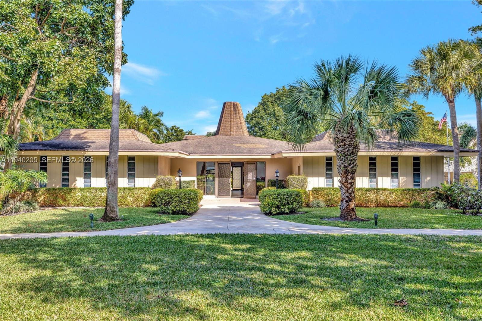 3431 NW 50th Ave #113 Lauderdale Lakes, FL 33319