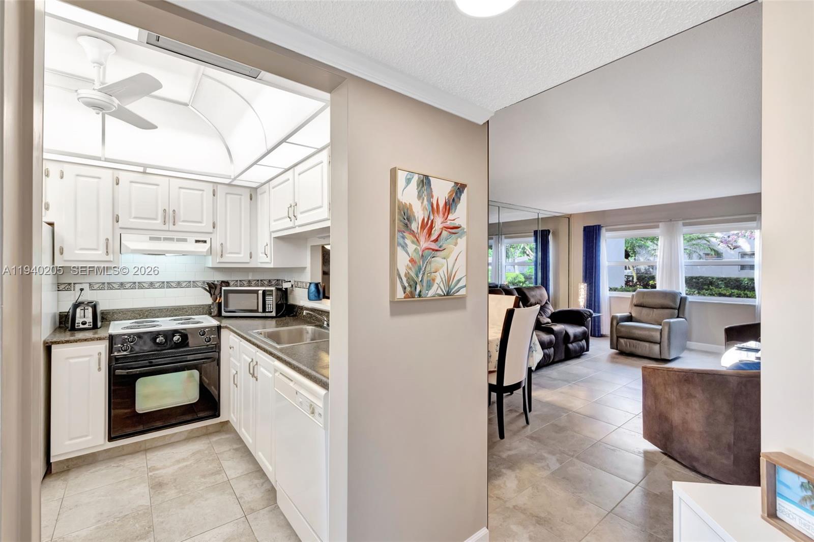 3431 NW 50th Ave #113 Lauderdale Lakes, FL 33319