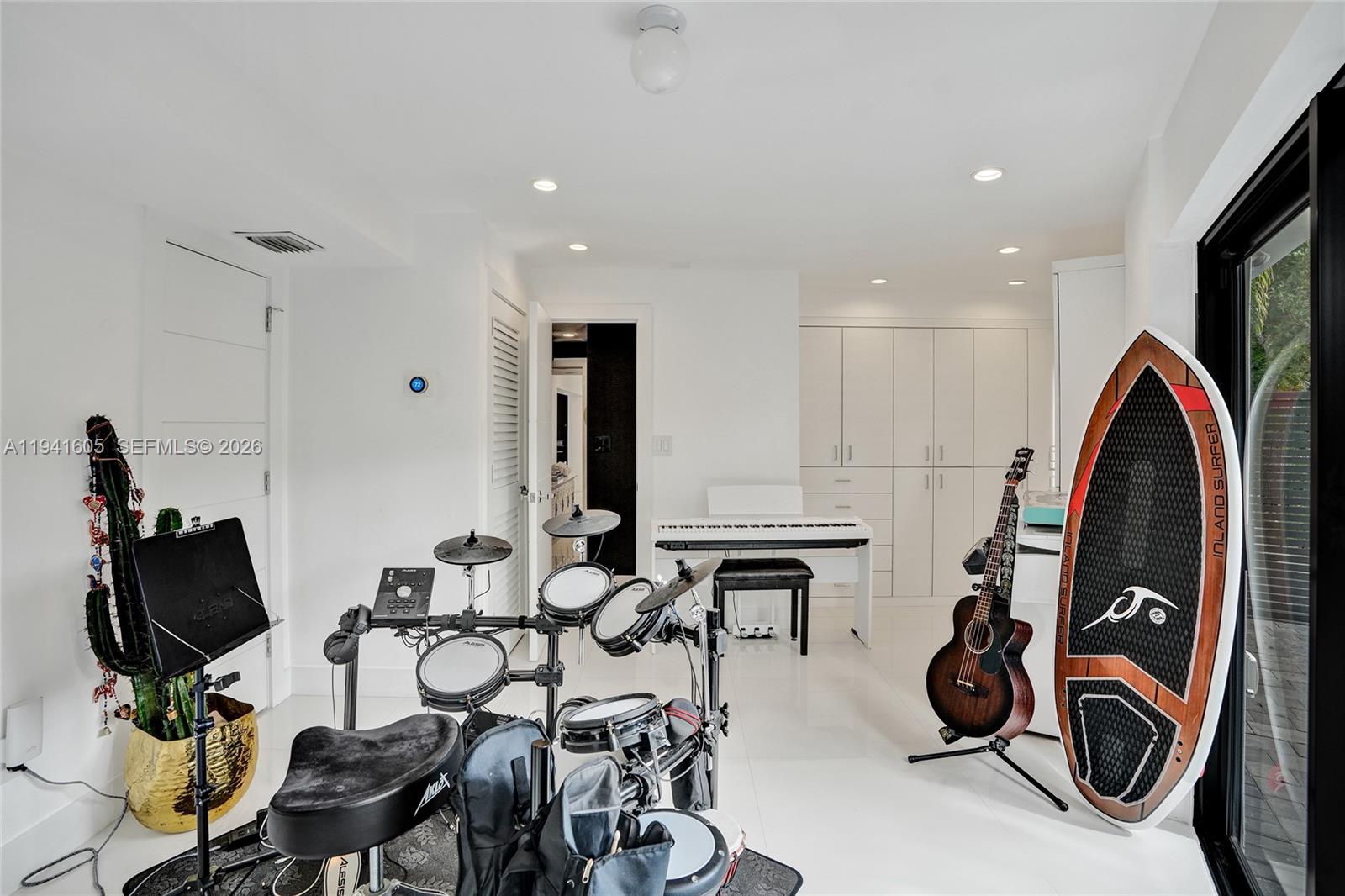 19130 NE 21st Ave North Miami Beach, FL 33179