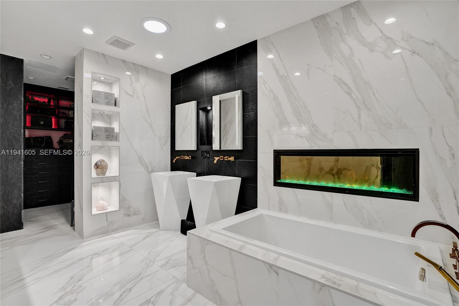 19130 NE 21st Ave North Miami Beach, FL 33179