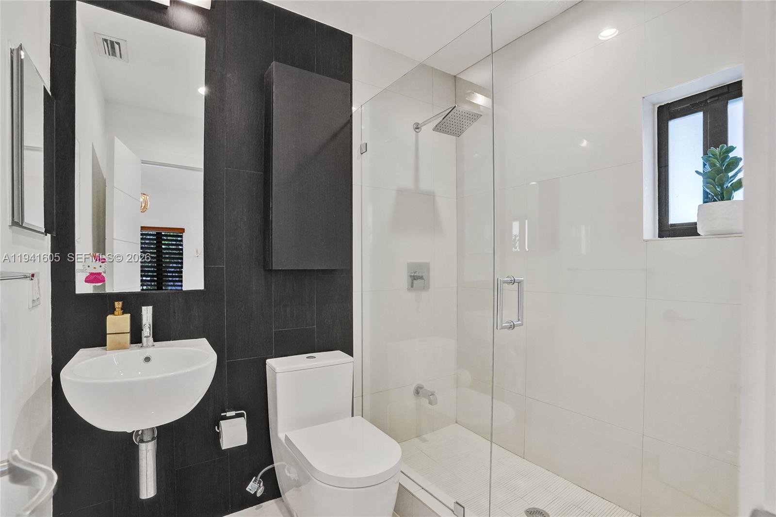 19130 NE 21st Ave North Miami Beach, FL 33179