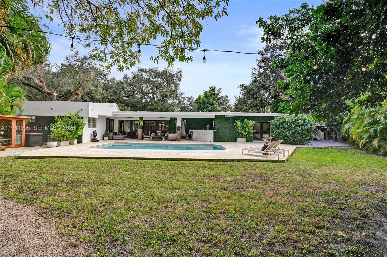 19130 NE 21st Ave North Miami Beach, FL 33179