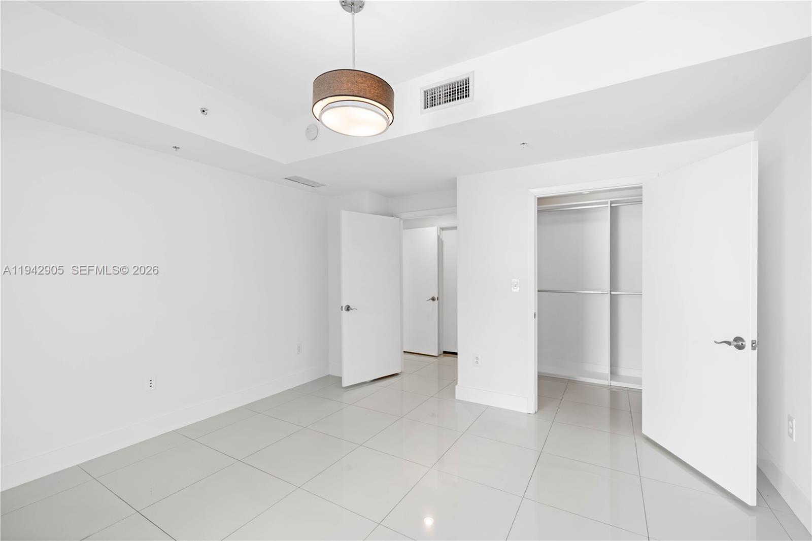 image Vizcayne North9