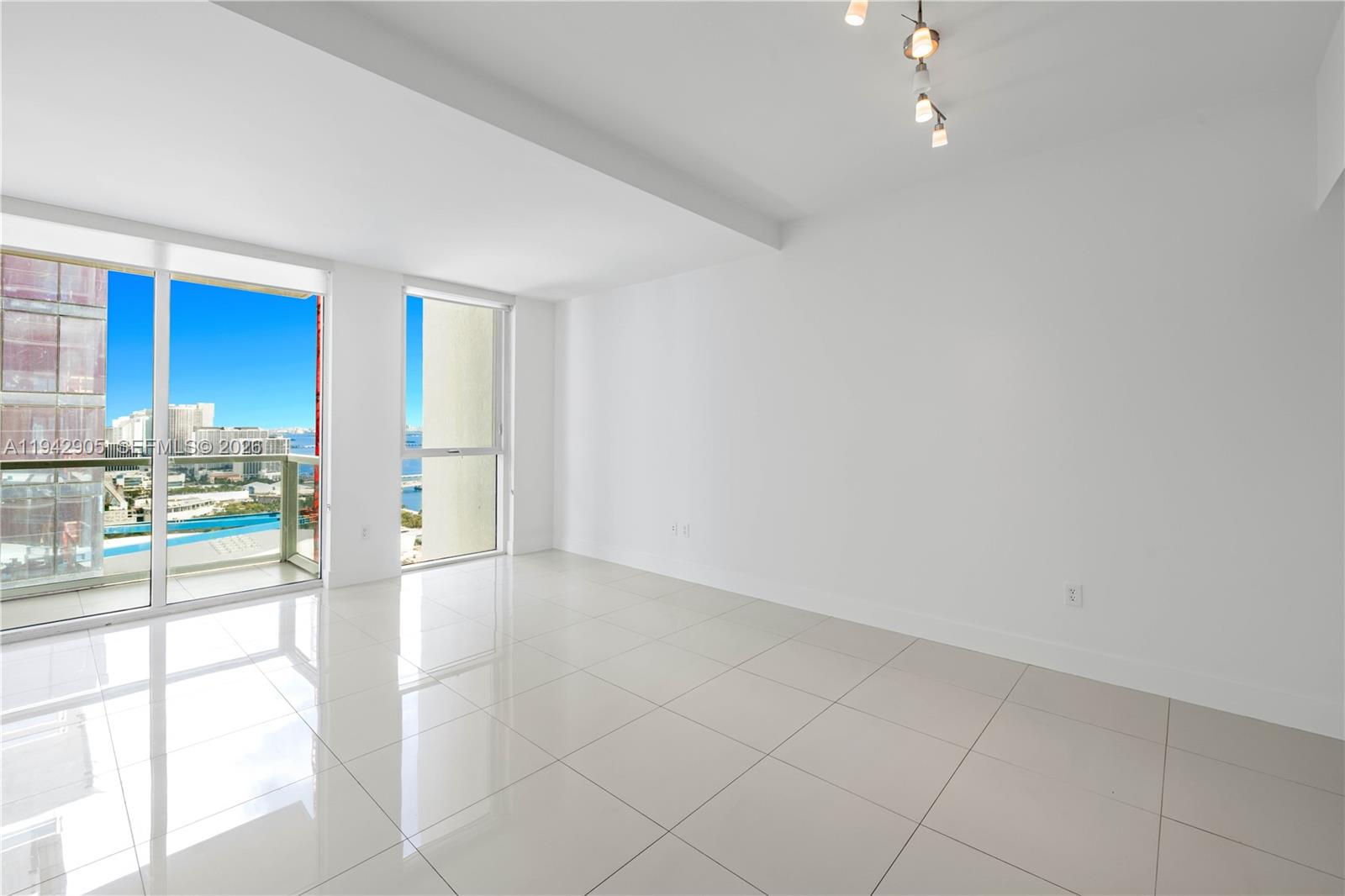 image Vizcayne North6